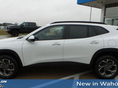 New 2026 Chevrolet Trax LT image 2