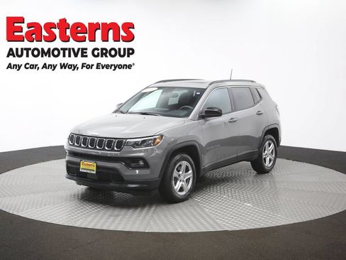 Used 2023 Jeep Compass Latitude w/ Sun and Sound Group AWD/4WD image 57