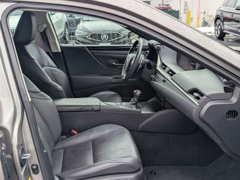 Used 2019 Lexus ES 350 w/ Premium Package image 10