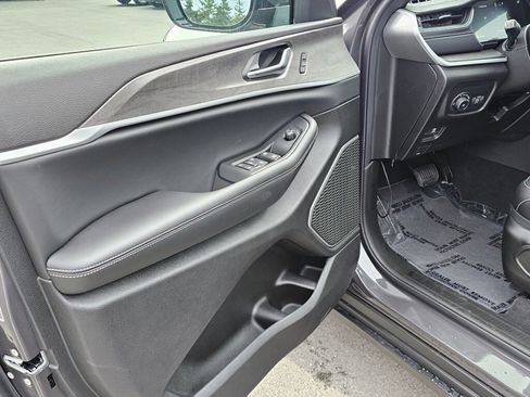 New 2025 Jeep Grand Cherokee L Limited w/ Black Appearance Package image 19