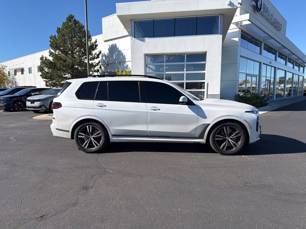 Used 2024 BMW X7 xDrive40i w/ M Sport Package AWD/4WD image 6