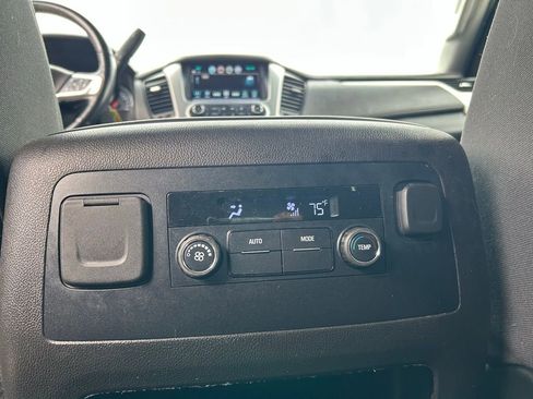 Used 2019 GMC Yukon SLE w/ HD Trailering Package image 28
