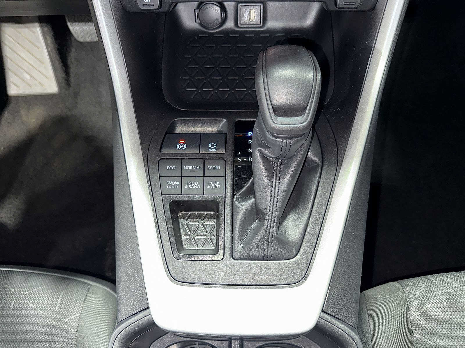 Certified 2025 Toyota RAV4 XLE AWD/4WD image 30