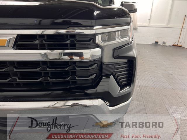 Used 2023 Chevrolet Silverado 1500 LT AWD/4WD image 11