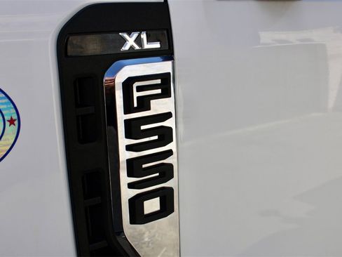 Used 2024 Ford F550 4x4 Crew Cab Super Duty image 12