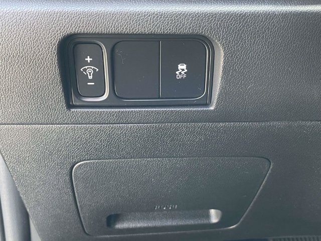Certified 2026 Kia Sorento LX FWD image 19