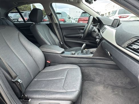 Used 2018 BMW 320i Sedan image 30