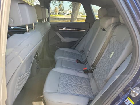 Used 2018 Audi SQ5 Prestige w/ Prestige Package image 16