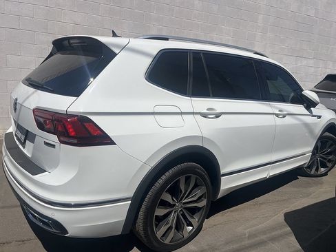 Used 2020 Volkswagen Tiguan SEL Premium R-Line w/ 3rd Row Seat Package AWD/4WD image 4