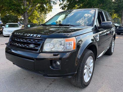Used 2012 Land Rover LR2 HSE AWD/4WD image 3