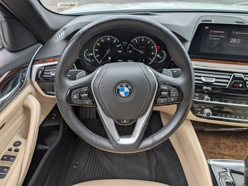 Used 2019 BMW 530i w/ Convenience Package RWD image 24