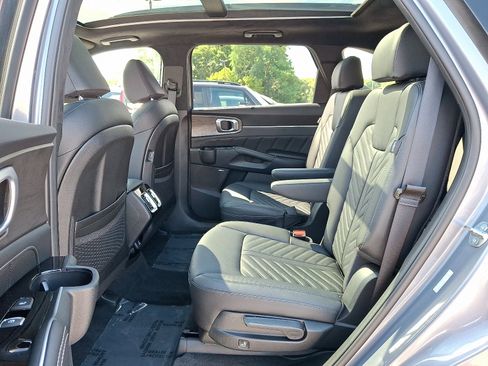 Used 2025 Kia Sorento SX Prestige AWD/4WD image 11