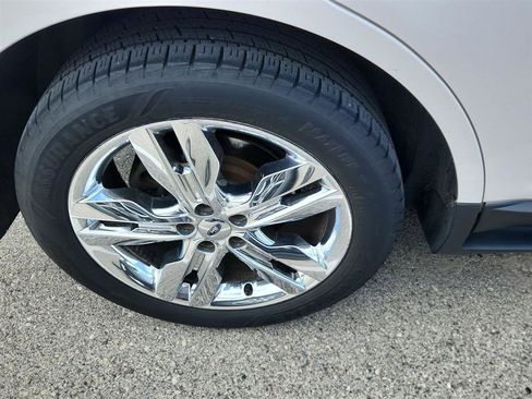 Used 2012 Ford Edge Limited FWD image 3