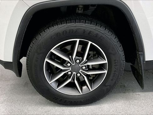Used 2022 Jeep Grand Cherokee Limited AWD/4WD image 7