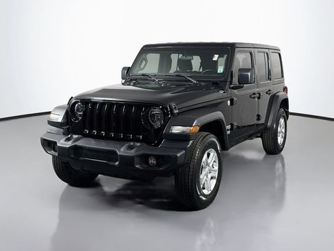 Used 2021 Jeep Wrangler Unlimited Sport AWD/4WD image 3