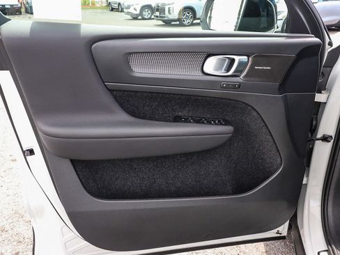 Used 2023 Volvo XC40 B5 Ultimate AWD/4WD image 27