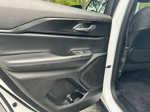 Used 2024 Jeep Grand Cherokee Laredo X RWD image 38