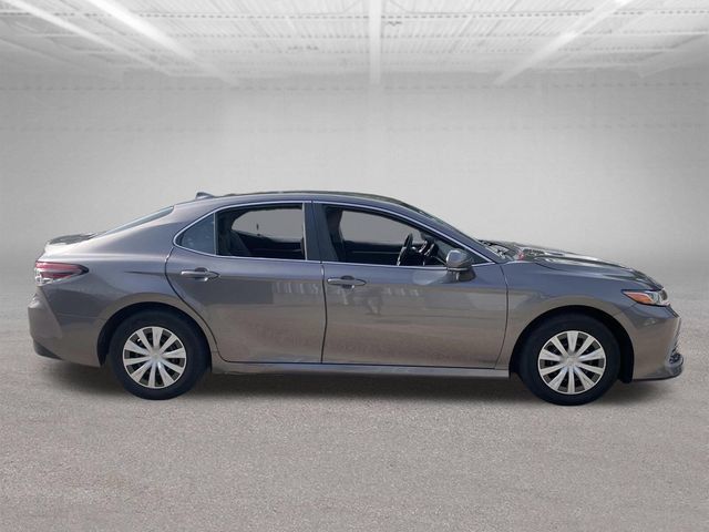 Used 2024 Toyota Camry LE FWD image 5