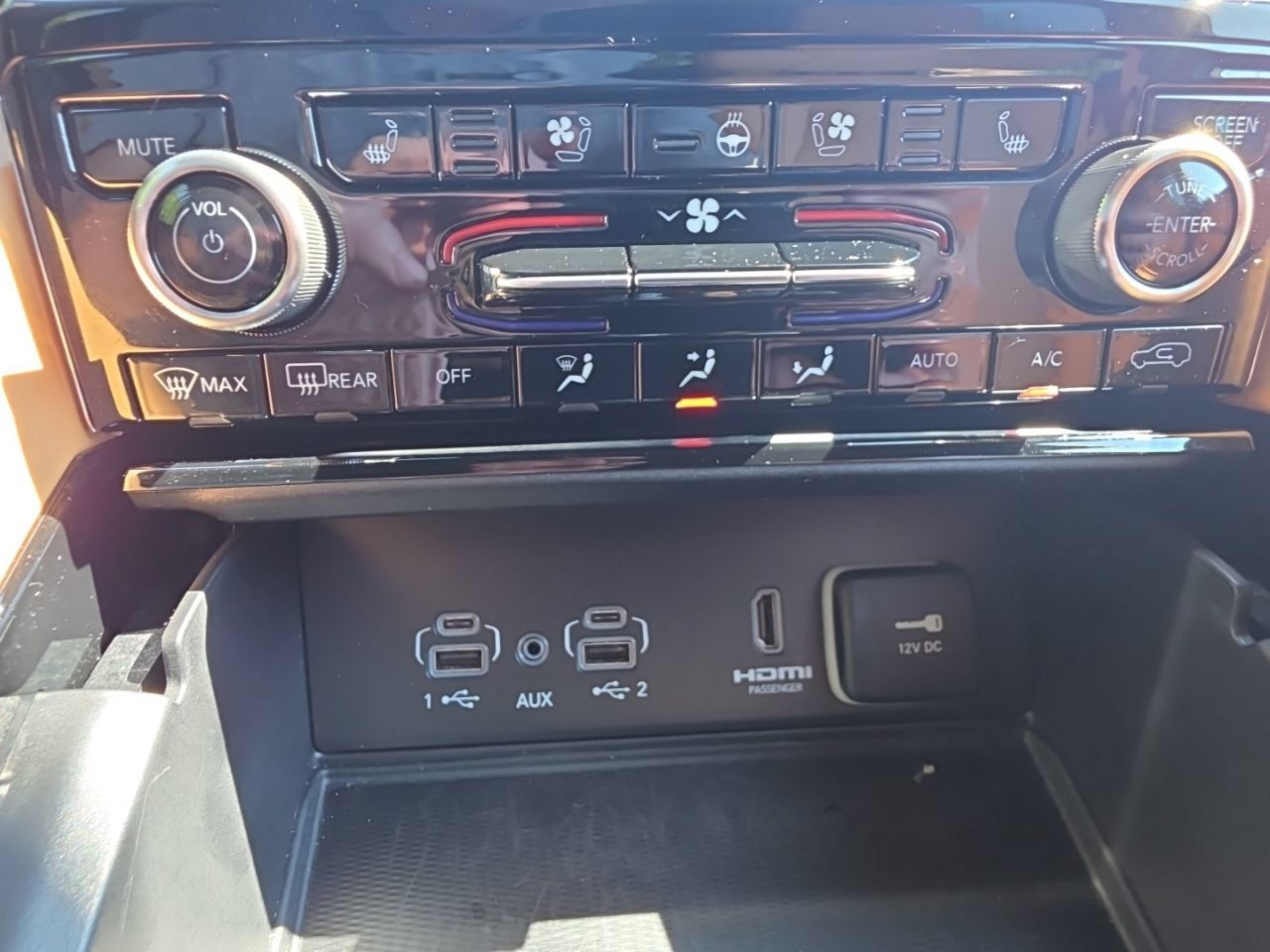 Used 2025 Jeep Grand Cherokee Summit AWD/4WD image 33