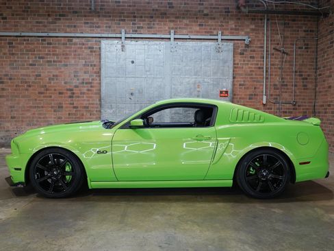 Used 2013 Ford Mustang GT Premium w/ Brembo Brake Pkg RWD image 1