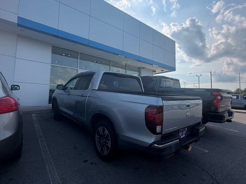 Used 2017 Honda Ridgeline RTL-T image 4
