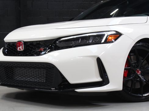 Used 2024 Honda Civic Type R image 5