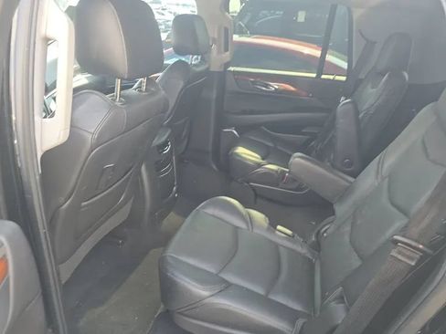 Used 2018 Cadillac Escalade Premium Luxury AWD/4WD image 9