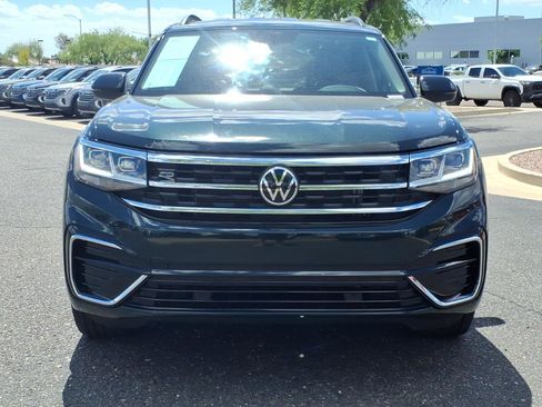Certified 2021 Volkswagen Atlas SE image 2