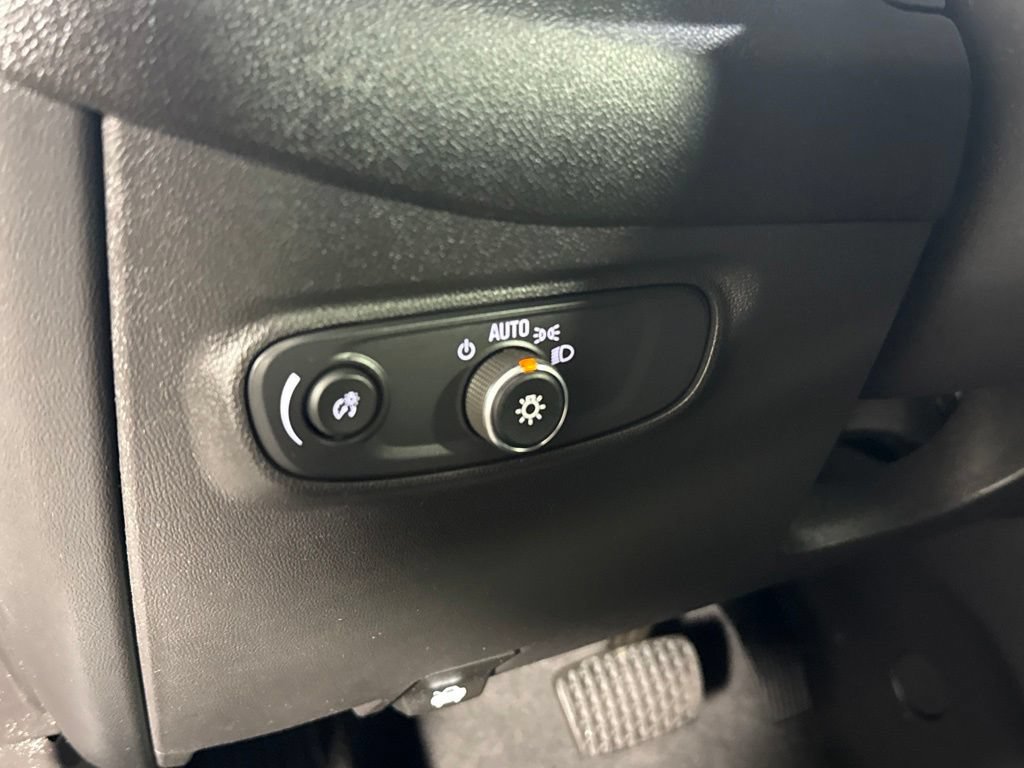 Used 2024 Chevrolet Equinox LT FWD image 20