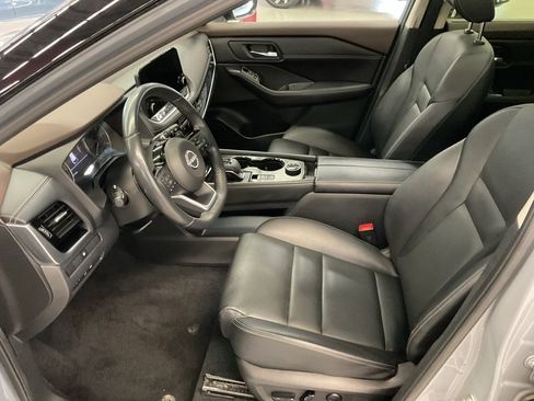 Used 2023 Nissan Rogue SL w/ SL Premium Package image 11