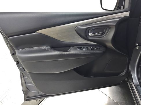 Used 2017 Nissan Murano SV AWD/4WD image 13