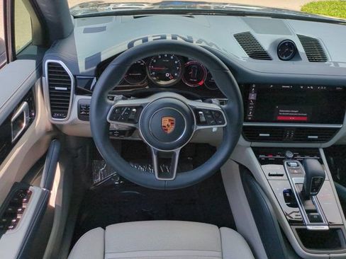 Used 2020 Porsche Cayenne AWD/4WD image 15