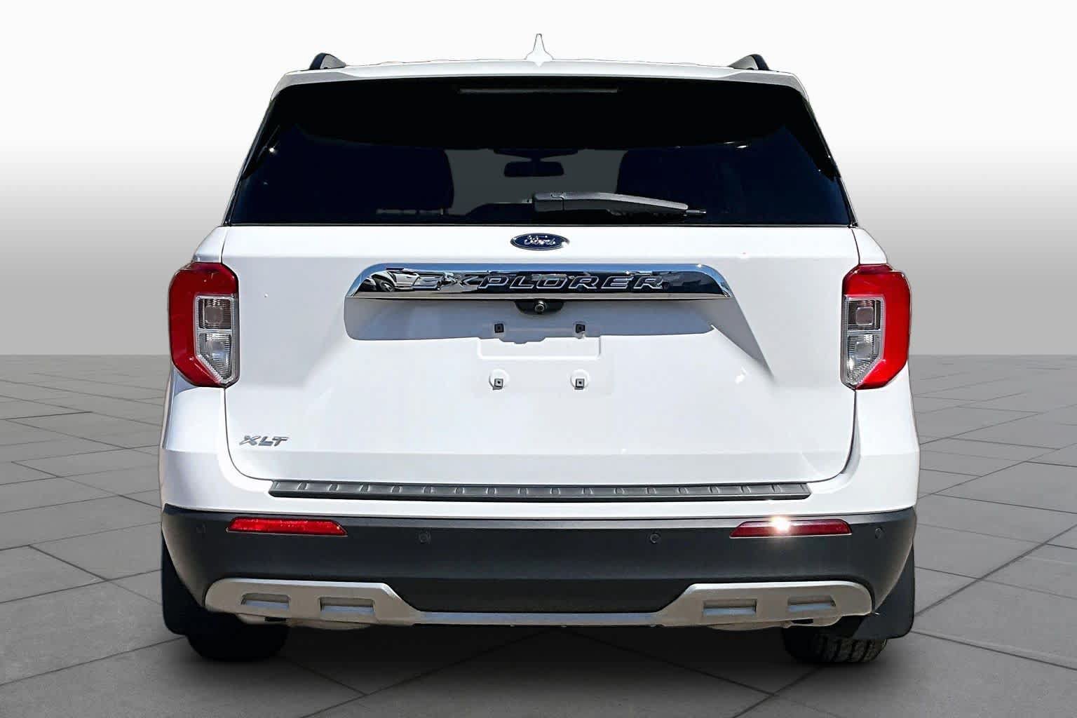 Used 2021 Ford Explorer XLT w/ Equipment Group 202A RWD image 5