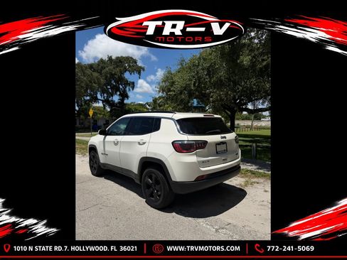 Used 2019 Jeep Compass Latitude AWD/4WD image 4