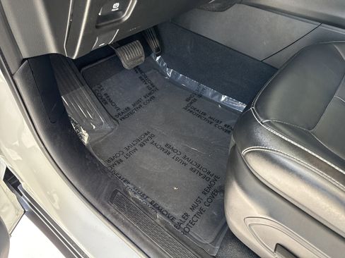 Used 2023 Jeep Grand Cherokee Limited w/ Black Appearance Package image 16