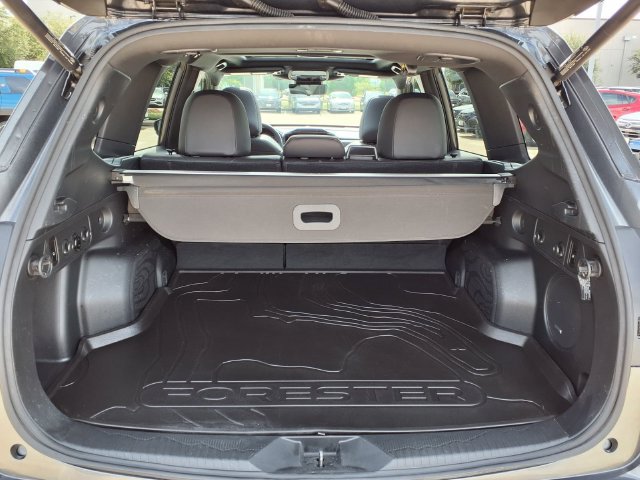 Certified 2025 Subaru Forester Touring AWD/4WD image 9