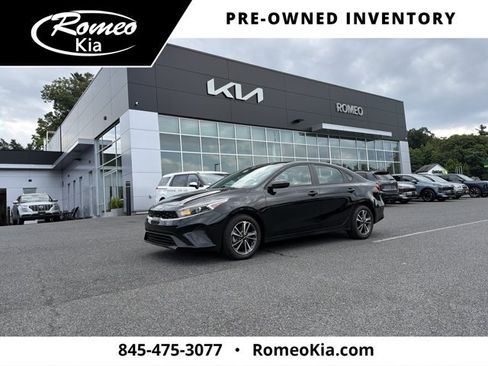 Certified 2024 Kia Forte LXS FWD image 1