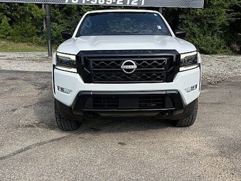 Used 2023 Nissan Frontier SV w/ Midnight Edition Package AWD/4WD image 2