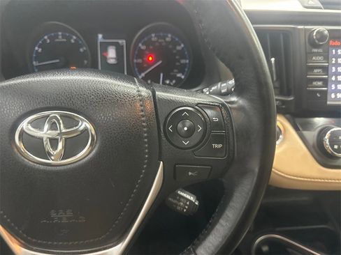 Used 2017 Toyota RAV4 XLE image 28