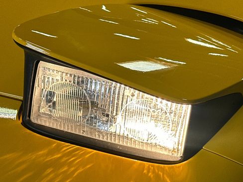 Used 2004 Chevrolet Corvette Z06 w/ Memory Package RWD image 43