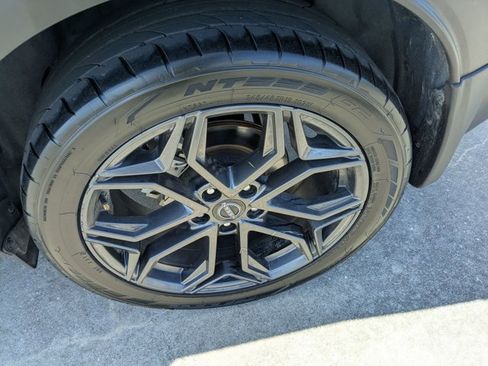 Used 2025 Nissan Kicks SR AWD/4WD image 18