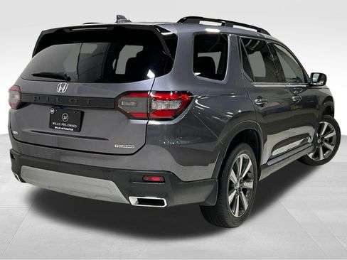 Used 2023 Honda Pilot Touring image 5