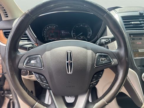 Used 2017 Lincoln MKC Select w/ Lincoln MKC Climate Package AWD/4WD image 15