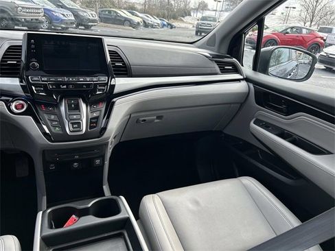 Used 2023 Honda Odyssey Touring image 17