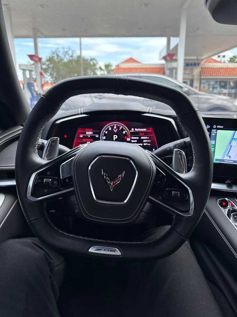 Used 2025 Chevrolet Corvette Z06 RWD image 8