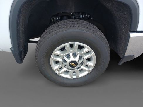 Used 2024 Chevrolet Silverado 2500 LT image 31