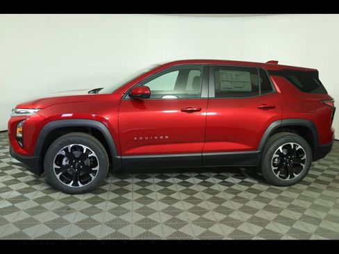 New 2026 Chevrolet Equinox LT w/ Safety and Technology Package AWD/4WD image 11