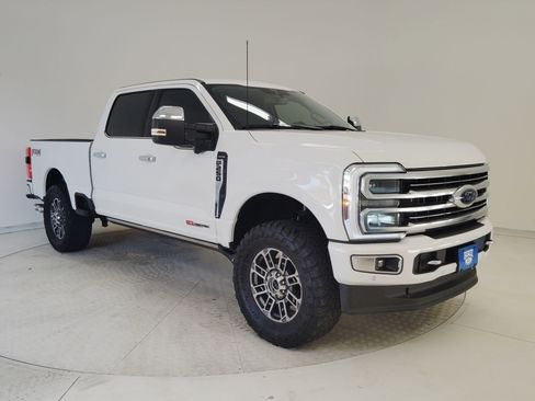Certified 2024 Ford F250 Limited w/ FX4 Off-Road Package image 6