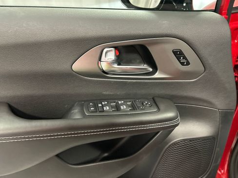 New 2026 Chrysler Pacifica Select image 12