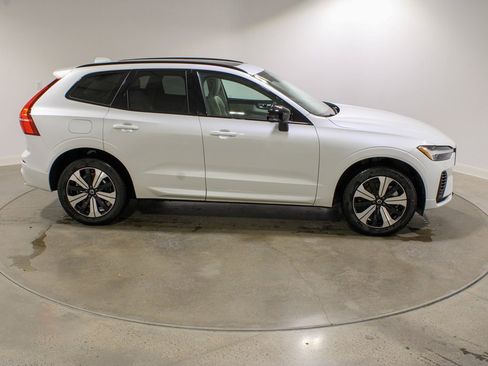 Used 2025 Volvo XC60 T8 Core w/ Climate Package image 6